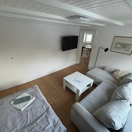 Altes In Der Apartament